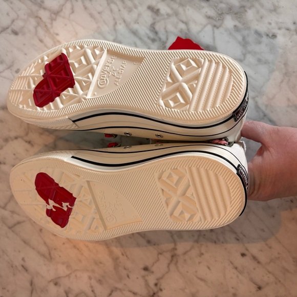 CONVERSE Chuck 70 Heart Valentine's Day Love Shoes NWT size 11 - Picture 7 of 8